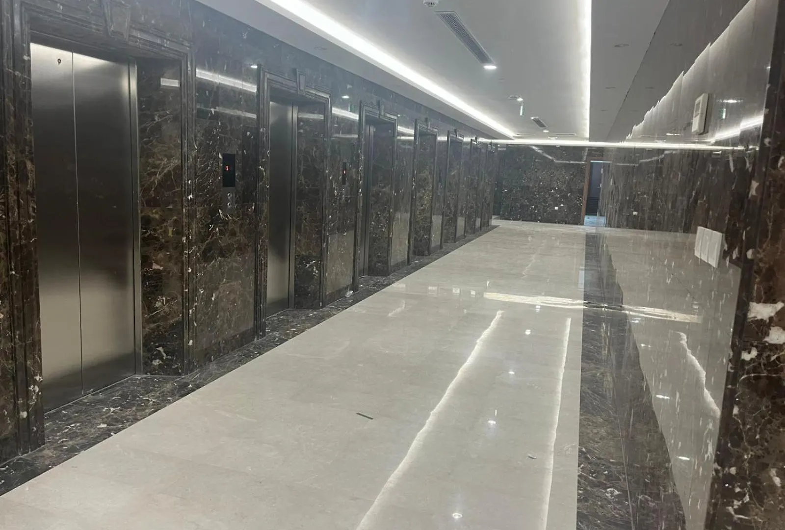 مواكب الكوثر التوصيل للحرم متوفر مجانا Mawakib Al Kawthar Hotel Makkah Free Transportation To The Campus La Mecque Arabie saoudite